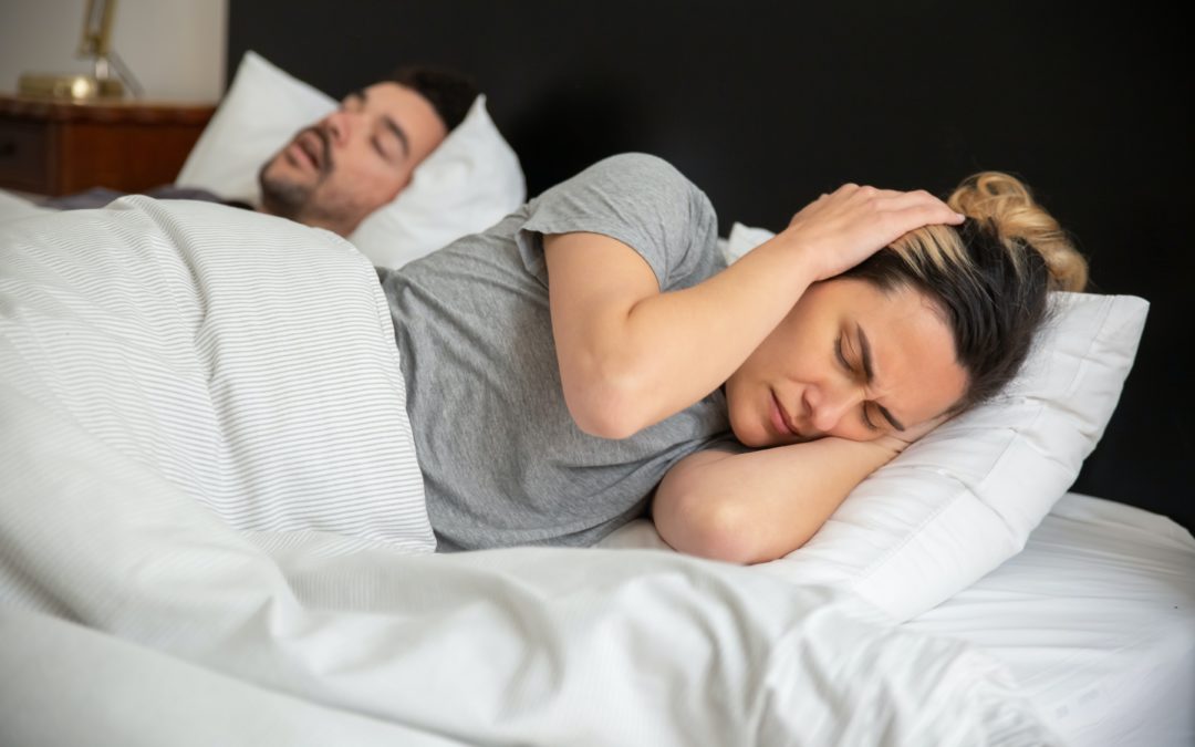 Obstruktive & zentrale Schlafapnoe Schnarchen Schlaf was tun